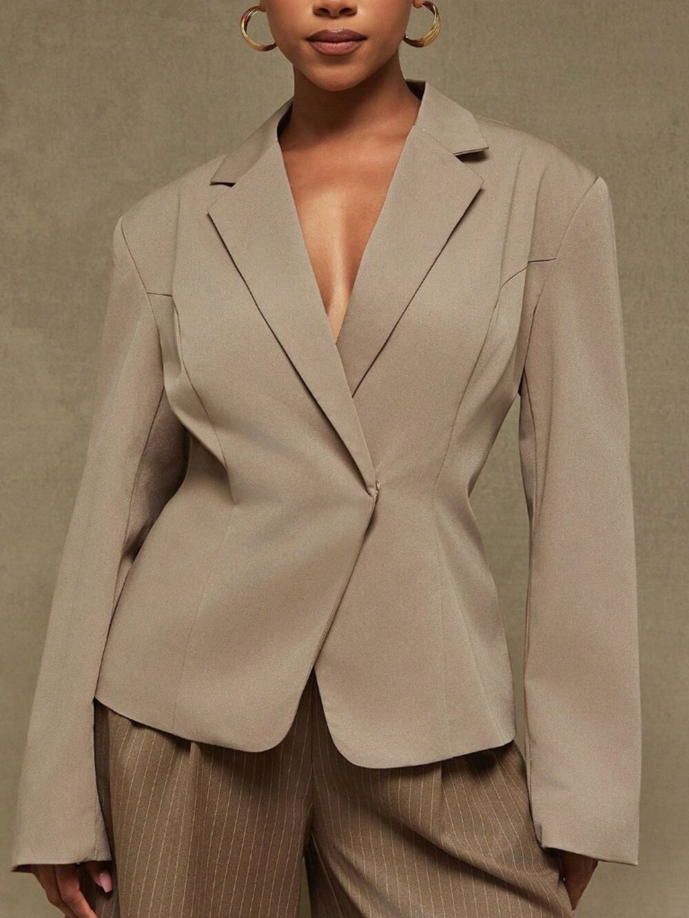 Khaki Elegant Women's Lined Regular Fit Lapel Short Blazer - Picture 4 of 5